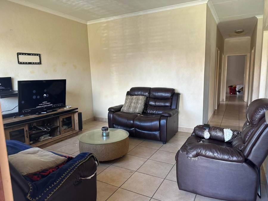 To Let 3 Bedroom Property for Rent in Waterval East North West